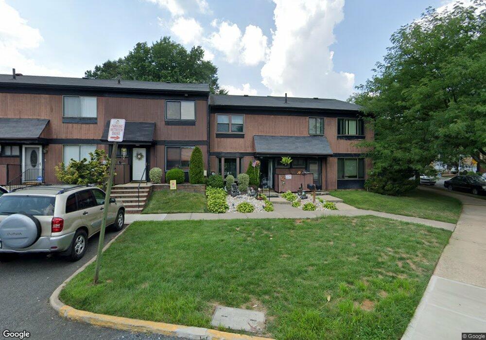 8 Hemlock Ct unit 132, Staten Island, NY 10309 - photo 1