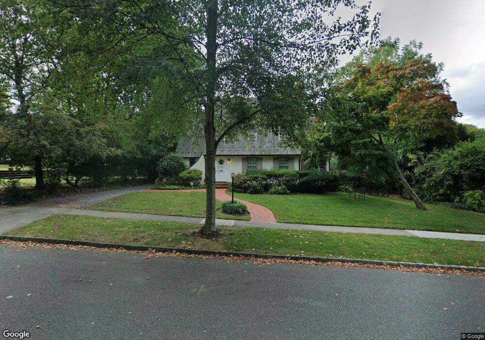 120 Hill Park Ave, Great Neck, NY 11021 - photo 1