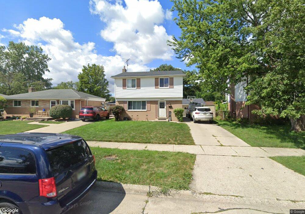 30557 Hennigan St, Roseville, MI 48066 - photo 1