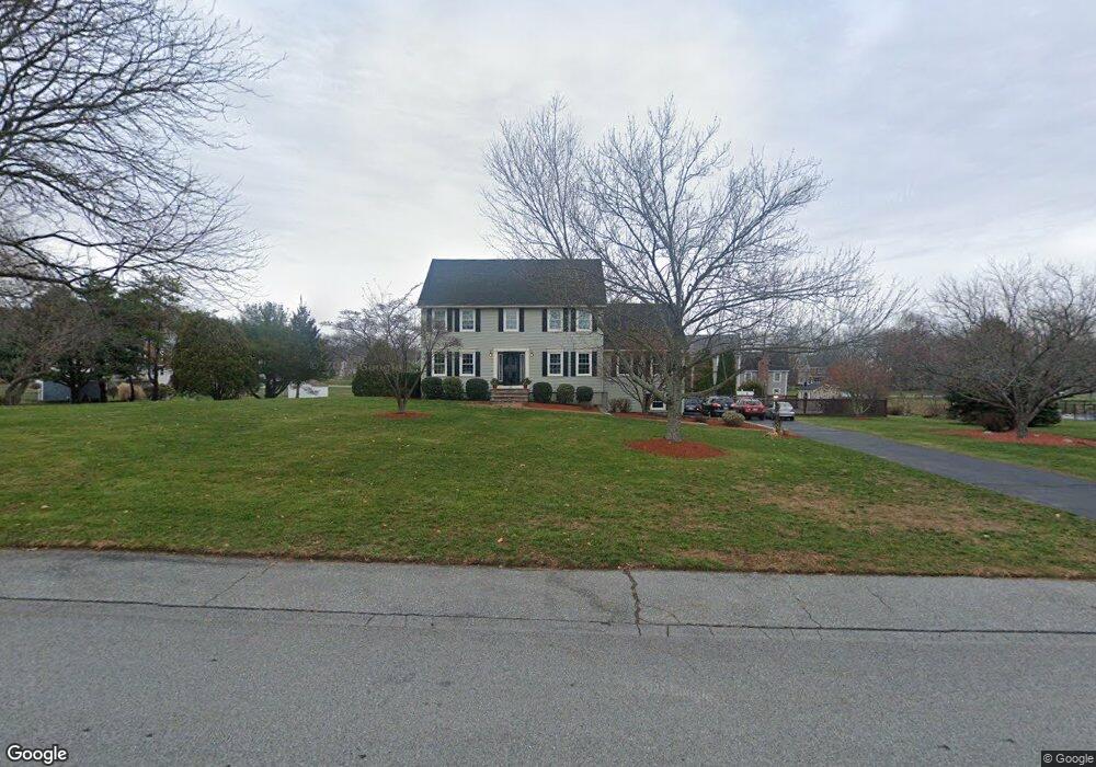 55 Wilshire Cir, Dracut, MA 01826 - photo 1