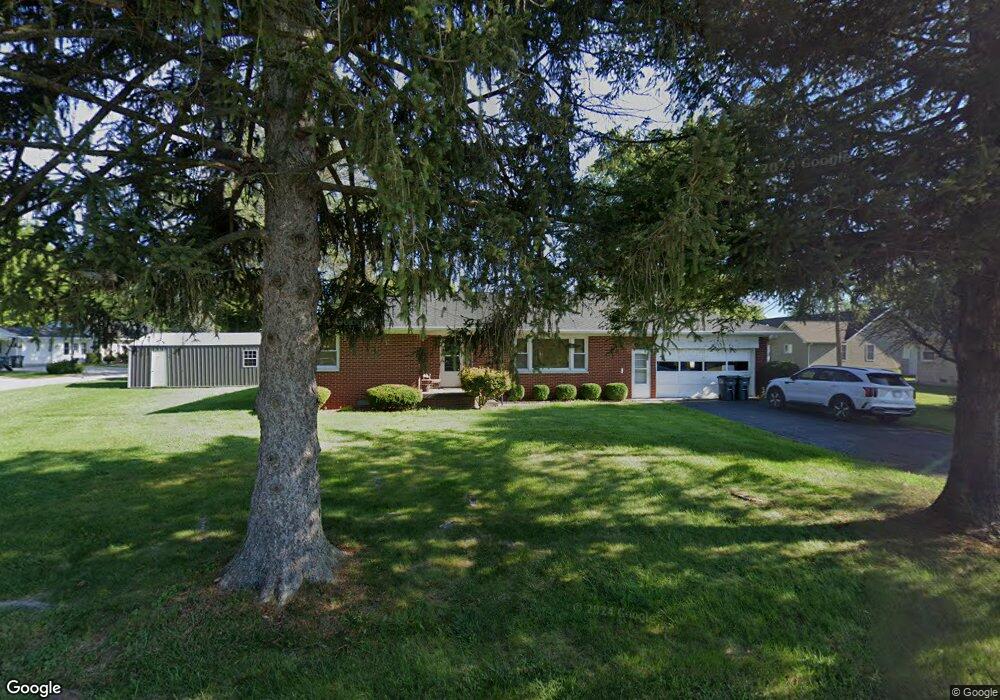 214 W Kings Hwy, Rushville, IN 46173 - photo 1