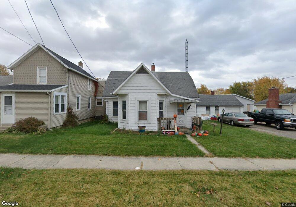 810 Murray St, Wapakoneta, OH 45895 - photo 1