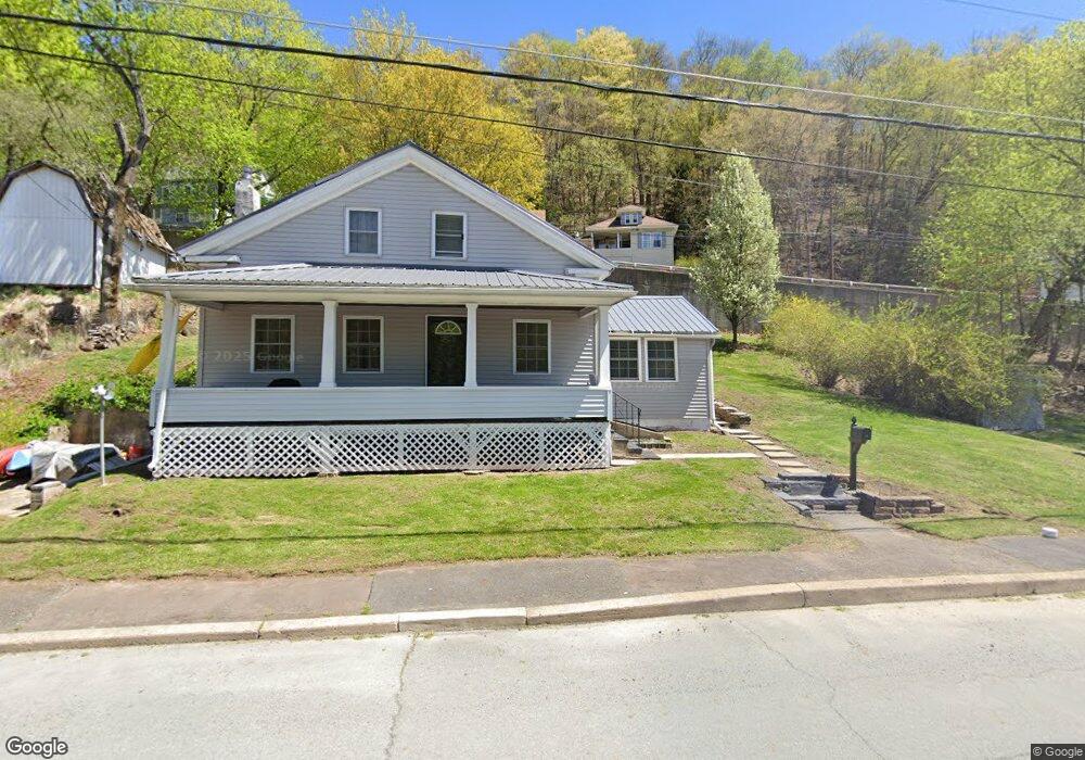 119 Riverside Dr, Honesdale, PA 18431 - photo 1