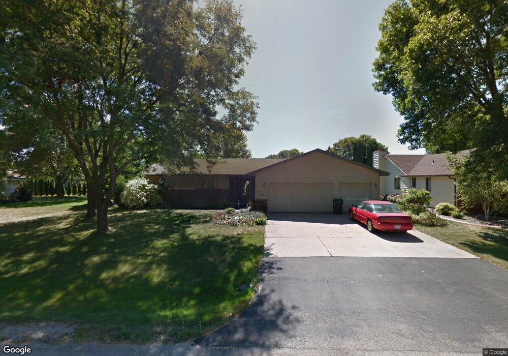 2927 W Sunset Ave, Appleton, WI 54914 - photo 1