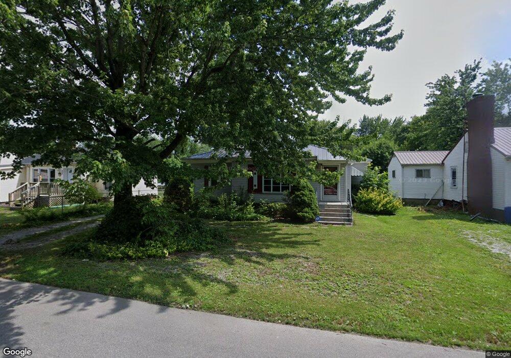 527 Broadway St, Austin, IN 47102 - photo 1