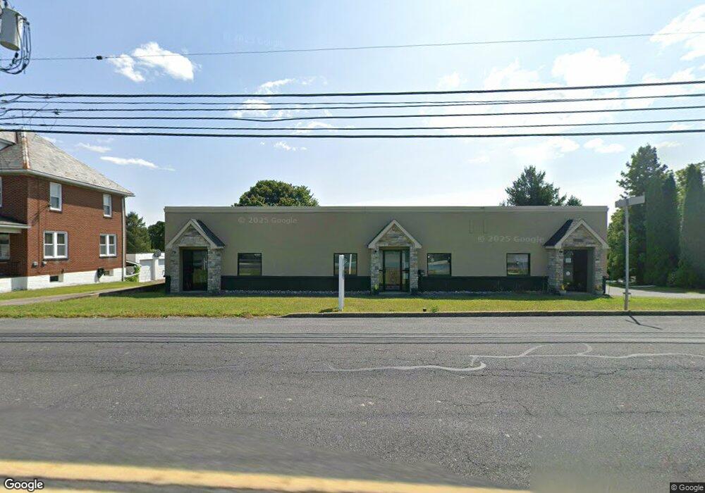 1104 Blue Valley Dr, Pen Argyl, PA 18072 - photo 1