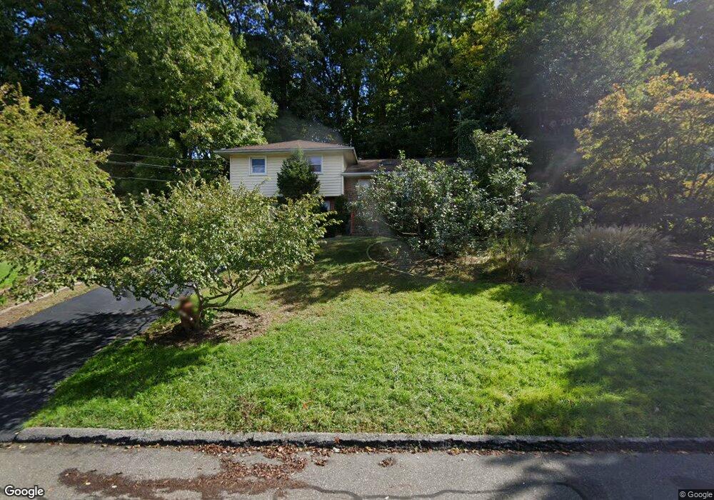 98 Wood Ridge Dr, Stamford, CT 06905 - photo 1