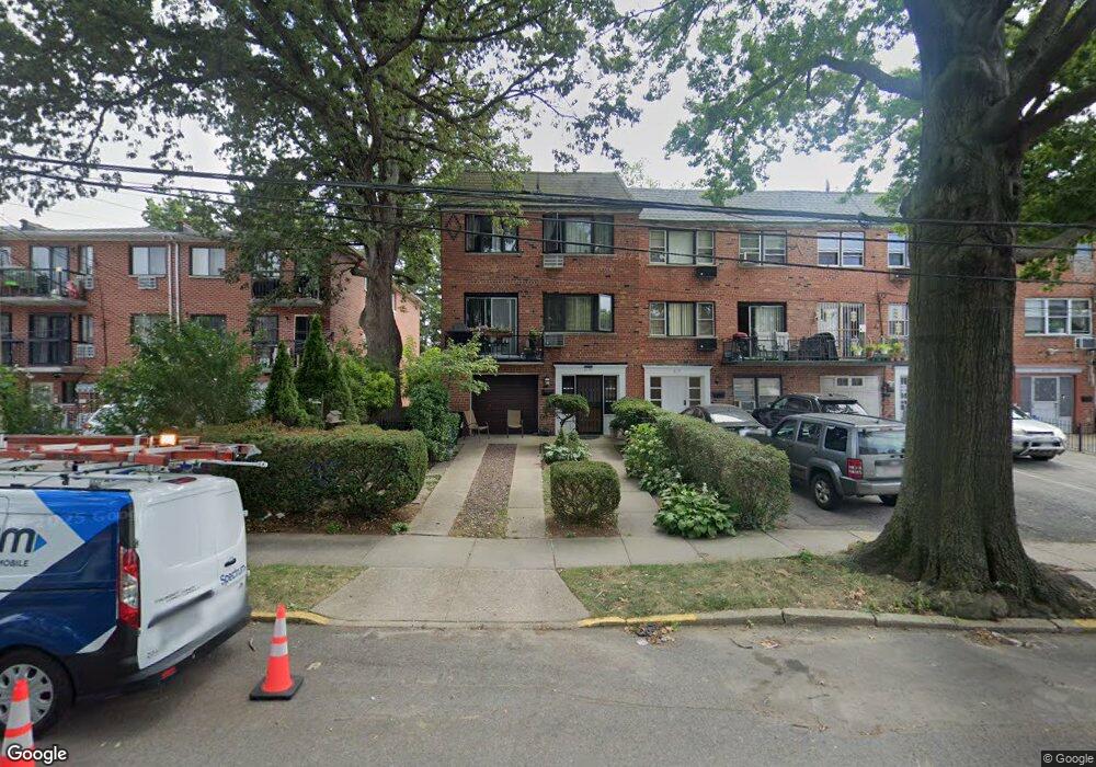 6149 146th St, Flushing, NY 11367 - photo 1