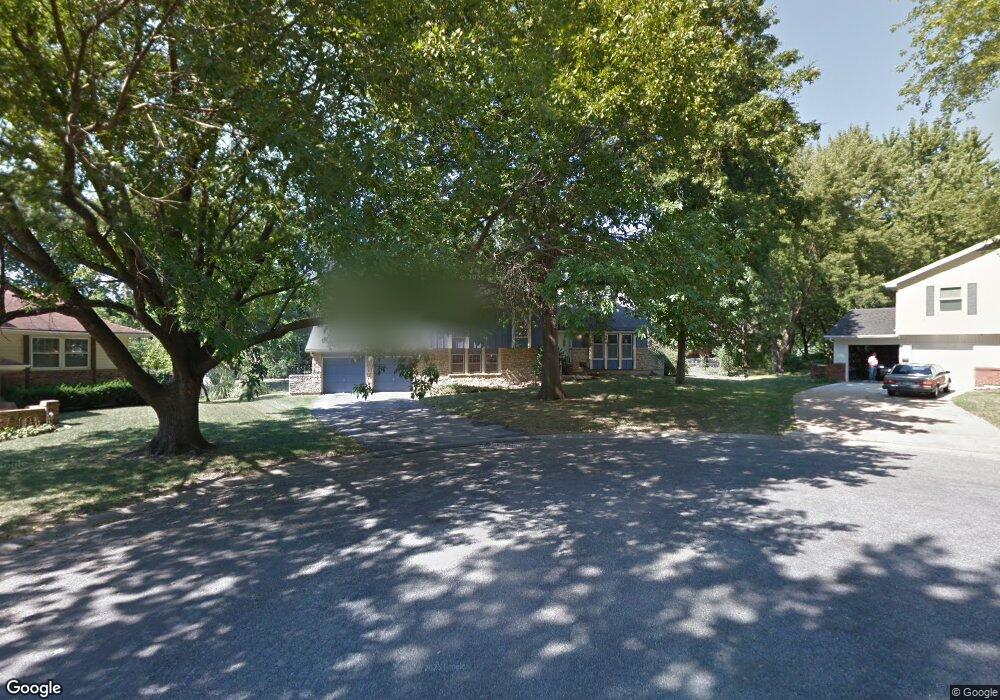 8908 Rene St, Lenexa, KS 66215 - photo 1