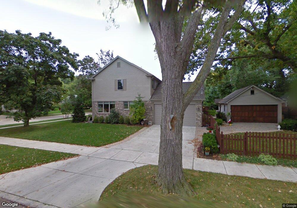 349 Stephens Rd, Grosse Pointe Farms, MI 48236 - photo 1