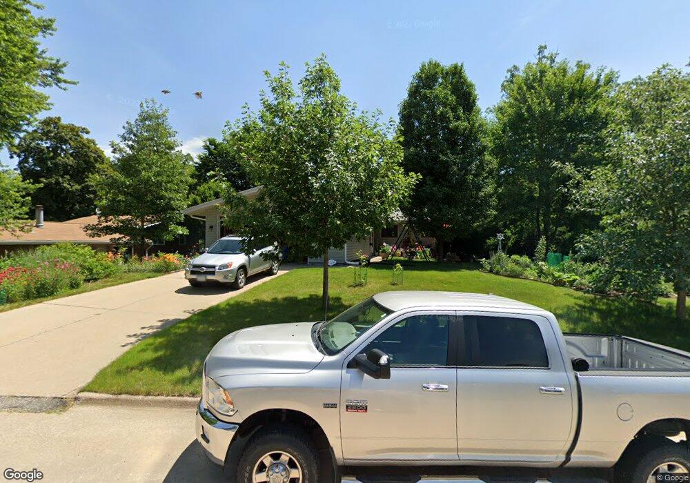 4324 Marilyn Dr NE, Cedar Rapids, IA 52402 - photo 1