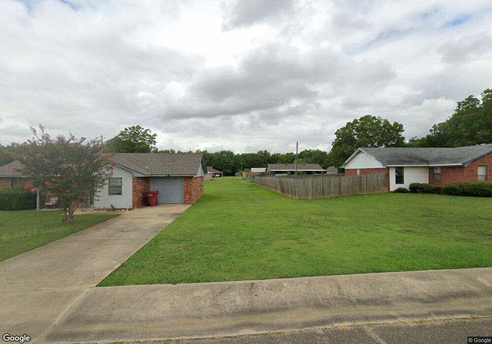 1105 N B St, Hugo, OK 74743 - photo 1