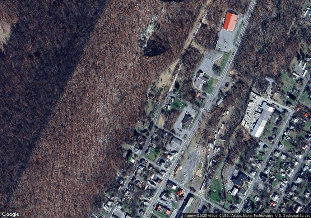 491 Wilkes St, Berkeley Springs, WV 25411 - photo 1