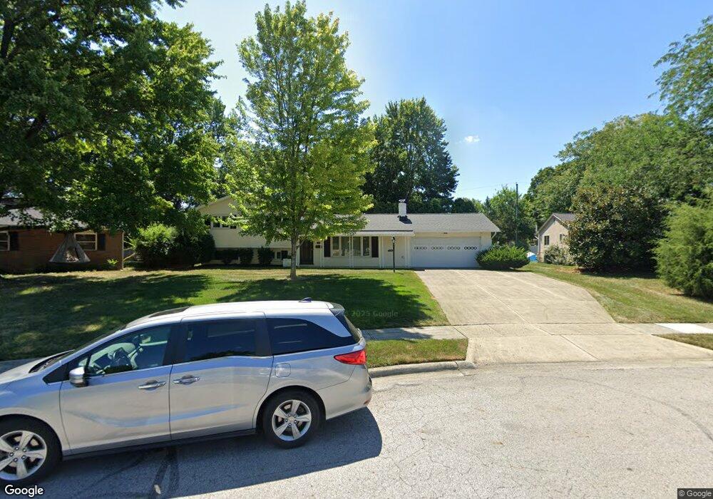 1425 Montcalm Rd, Columbus, OH 43221 - photo 1