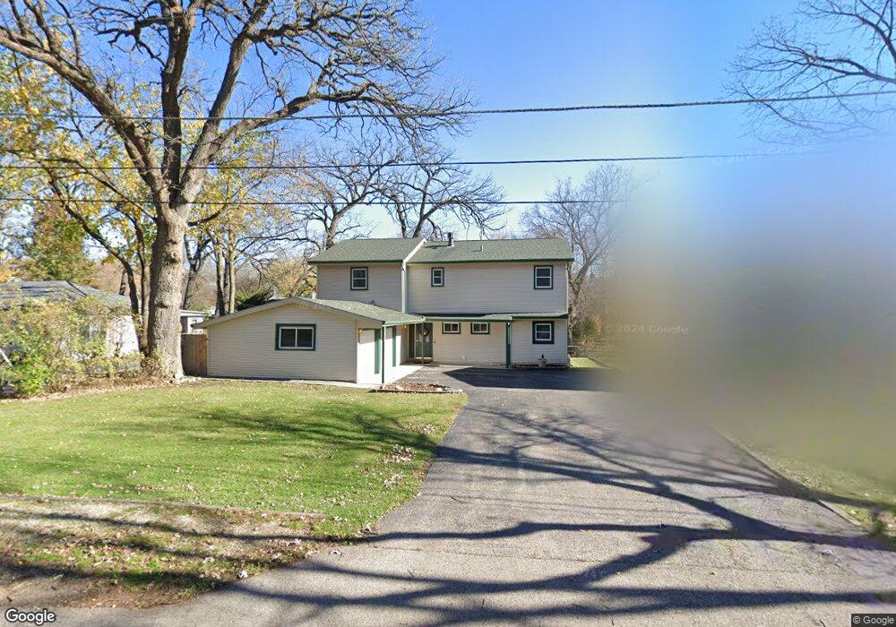 310 Hiawatha Dr, Lake In the Hills, IL 60156 - photo 1