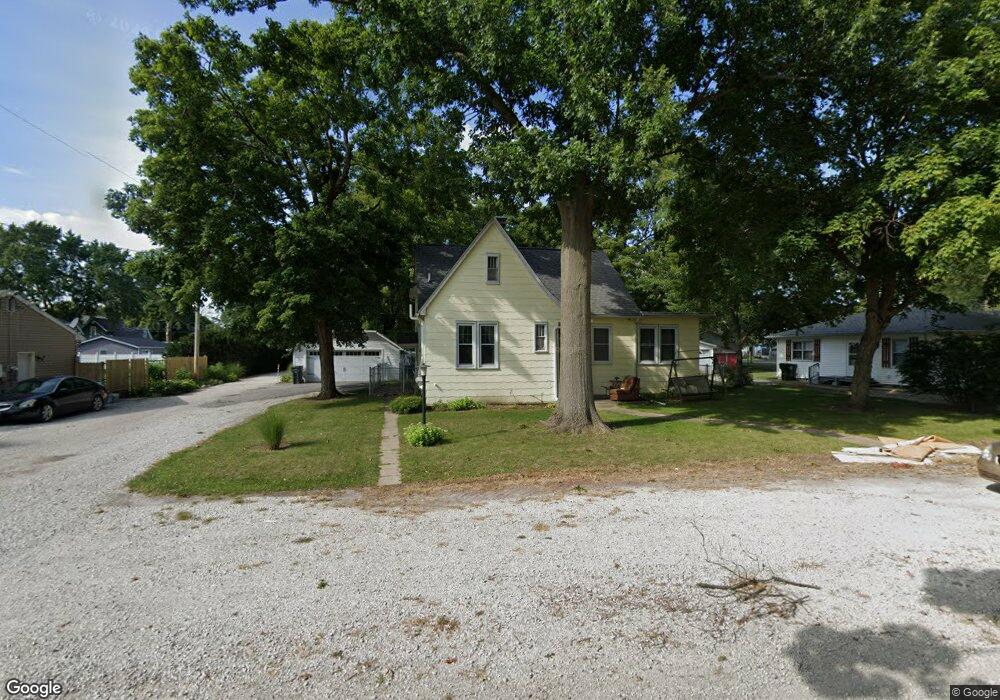 206 E Barker St, Tuscola, IL 61953 - photo 1