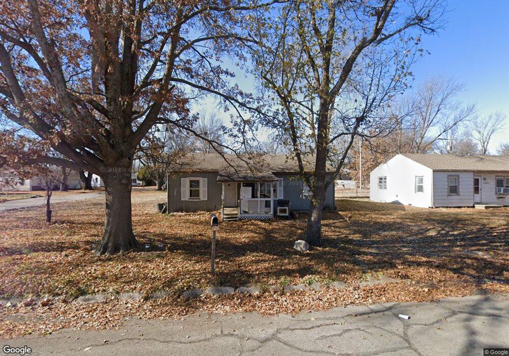 1225 Richard Ave, Parsons, KS 67357 - photo 1