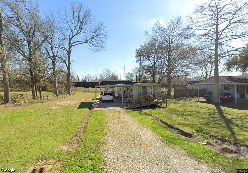 902 Texaco St, New Iberia, LA 70563 - photo 1