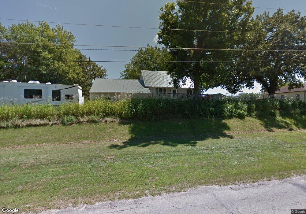 1416 W 4th St N, Newton, IA 50208 - photo 1