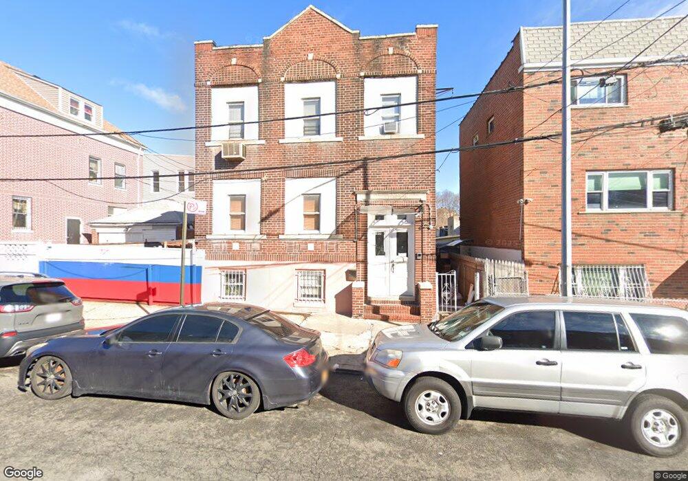 709 Sagamore St, Bronx, NY 10462 - photo 1