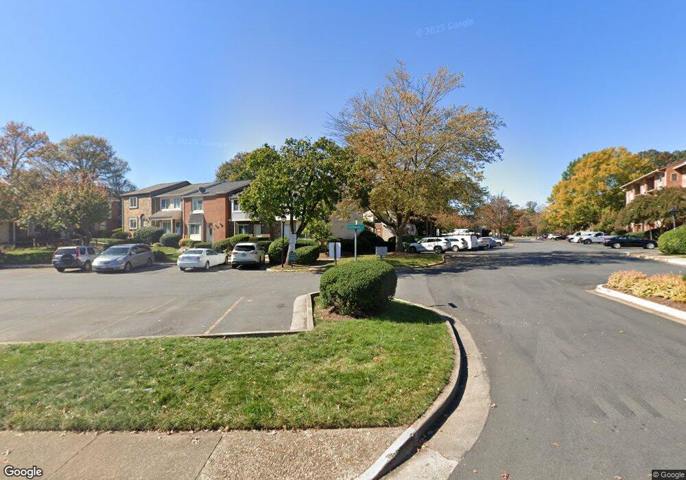 104 Hatenback Ct unit 239, Sterling, VA 20164 - photo 1