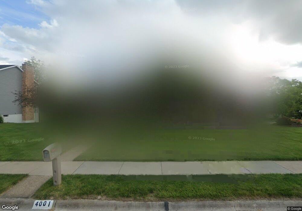 4001 Forest Rd, Davenport, IA 52807 - photo 1