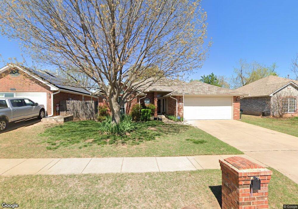 4007 Gyrfalcon Dr, Norman, OK 73072 - photo 1