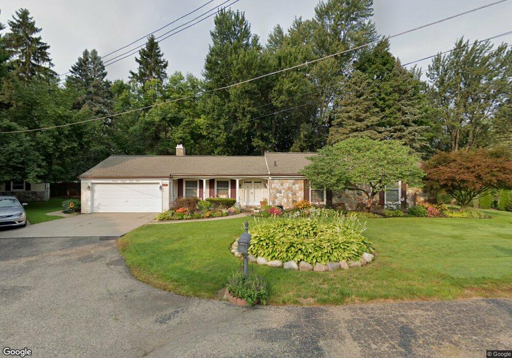 3821 N Adams Rd, Bloomfield Hills, MI 48304 - photo 1