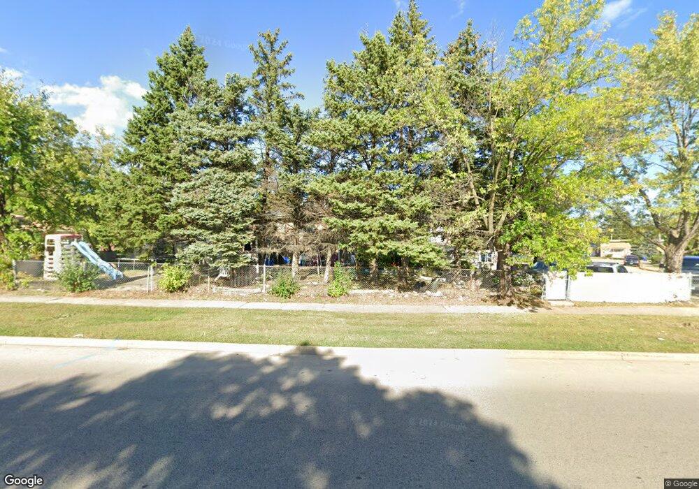 49 N Mcaree Rd, Waukegan, IL 60085 - photo 1