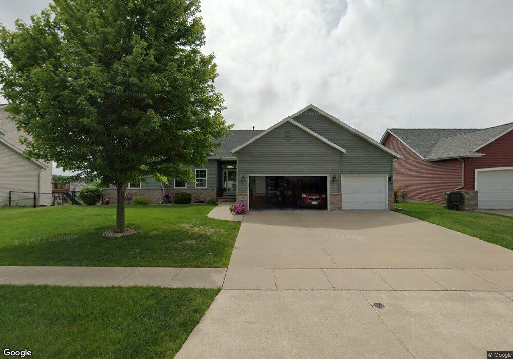 2315 Radcliffe Dr SW, Cedar Rapids, IA 52404 - photo 1