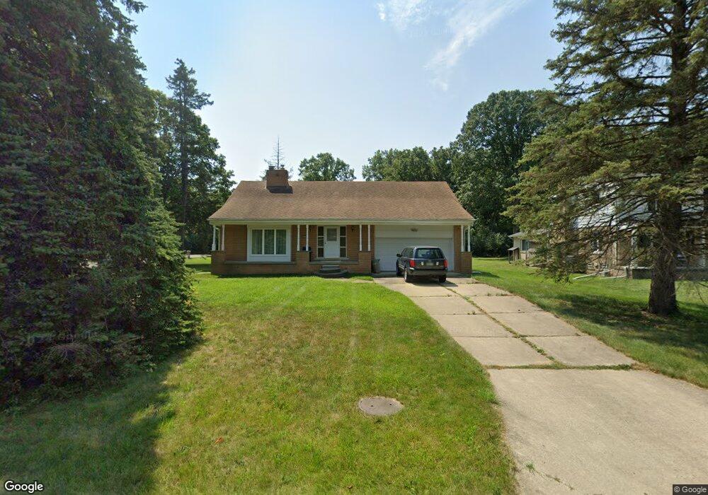 8011 Woodcrest Dr, Grosse Ile, MI 48138 - photo 1