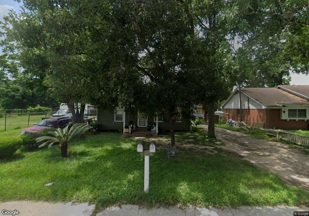 916 Ringold St, Houston, TX 77088 - photo 1