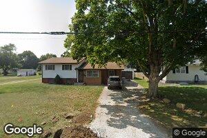 939 4th St, Carrollton, IL 62016