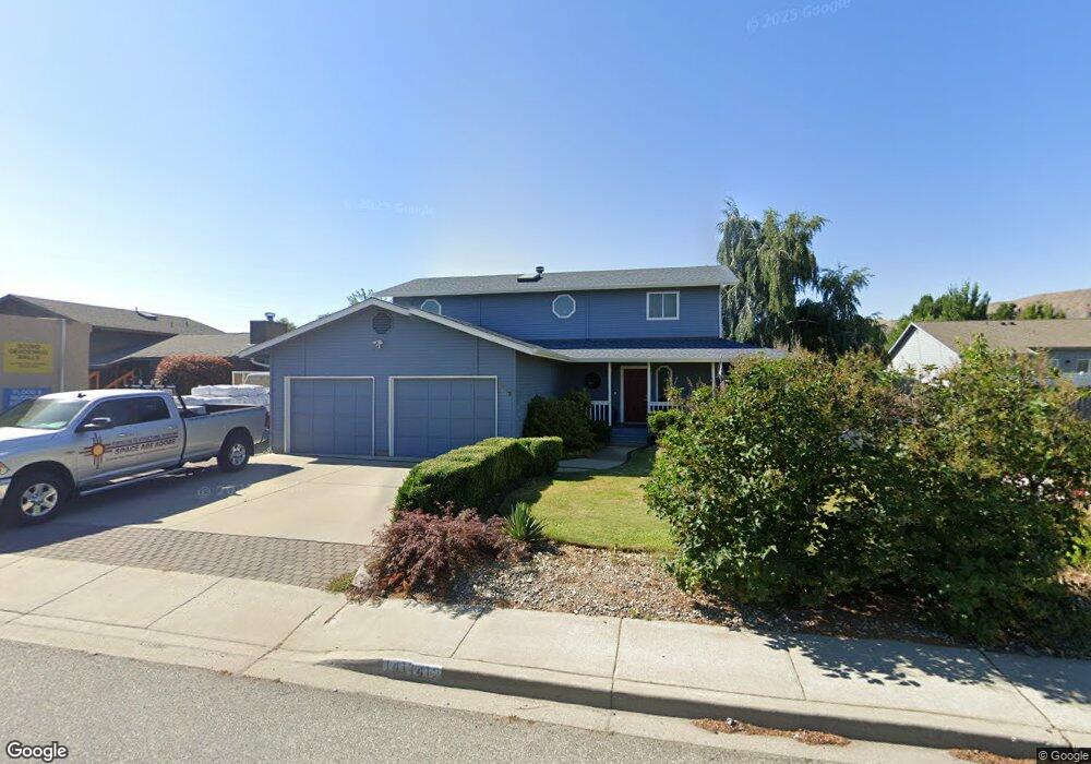 1412 3rd St SE, East Wenatchee, WA 98802 - photo 1