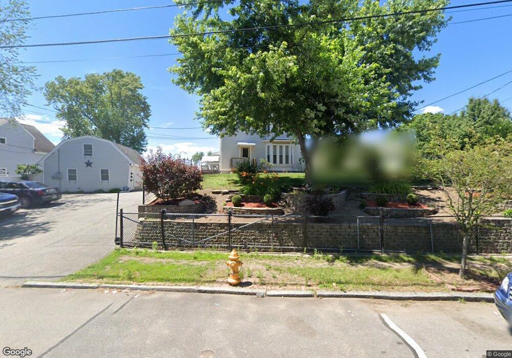 738 Roosevelt Ave, Pawtucket, RI 02860 - photo 1