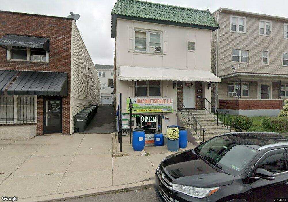 423 W Broad St, Hazleton, PA 18201 - photo 1