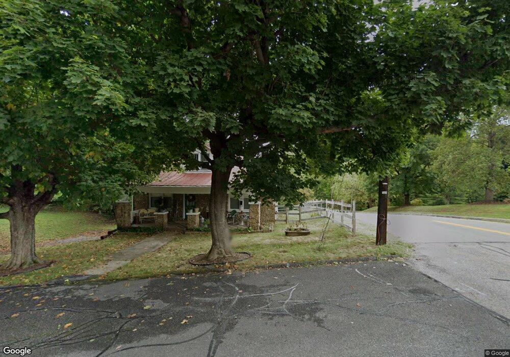 740 Maple Ave, Waynesboro, VA 22980 - photo 1