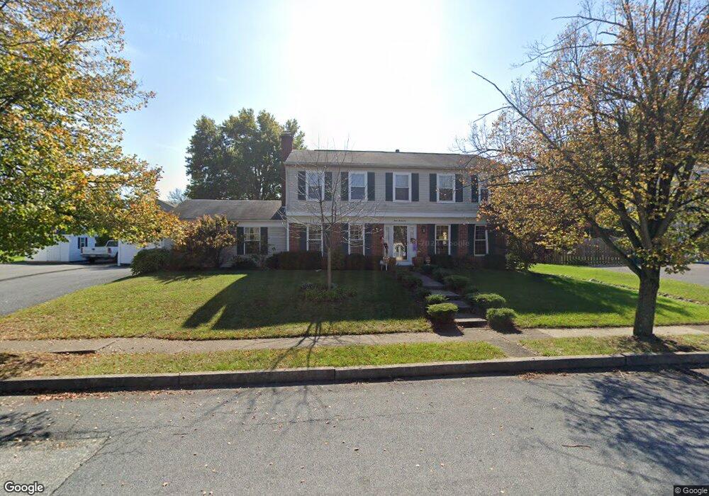 326 Lamp Post Ln, Hershey, PA 17033 - photo 1