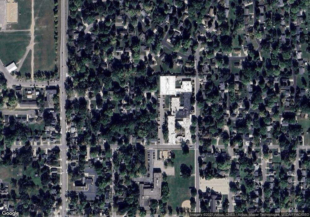 826 Minnie Maddern St, Albert Lea, MN 56007 - photo 1