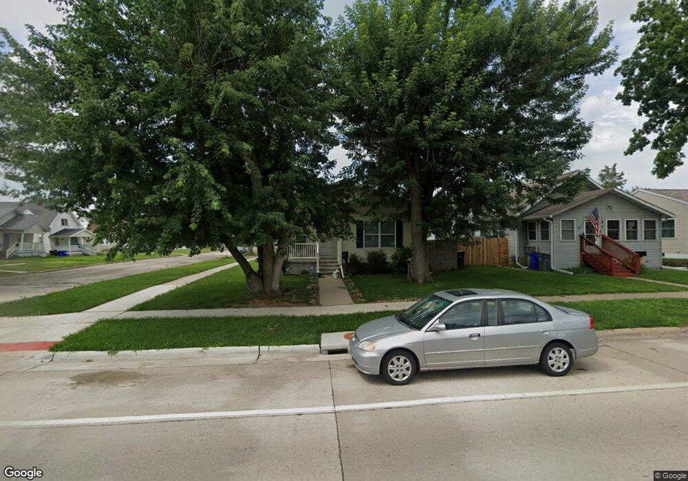196 15th Ave SW, Cedar Rapids, IA 52404 - photo 1