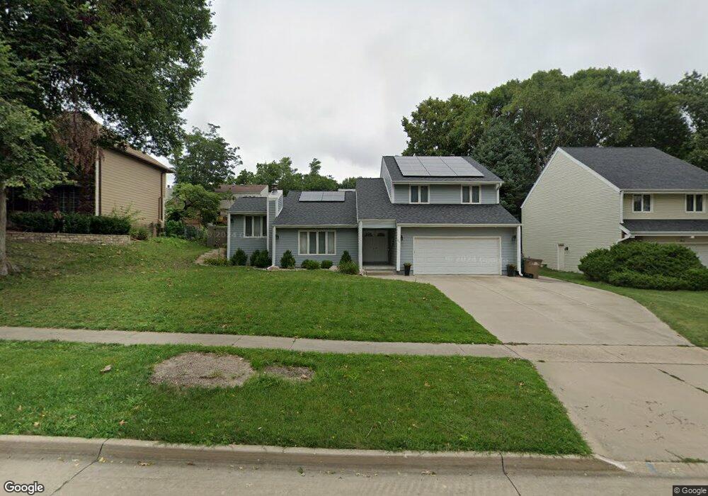 821 52nd St, West Des Moines, IA 50265 - photo 1