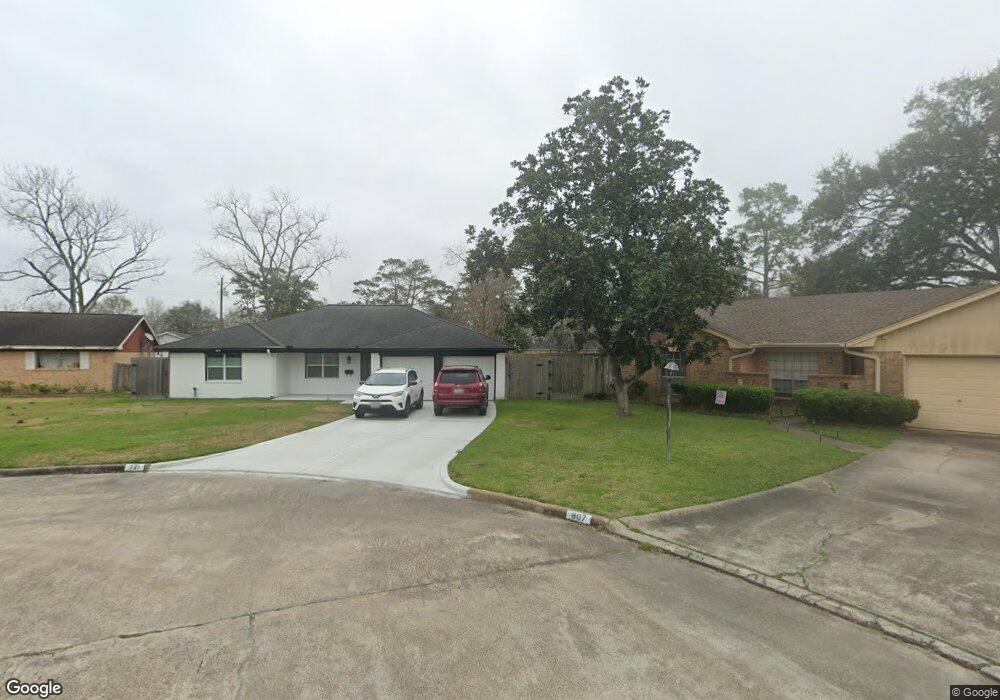 721 S Fairview Cir, Alvin, TX 77511 - photo 1
