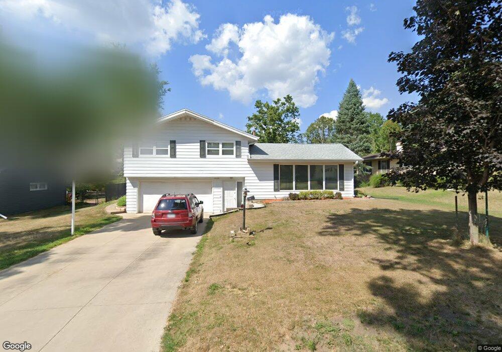 3026 Terry Dr SE, Cedar Rapids, IA 52403 - photo 1