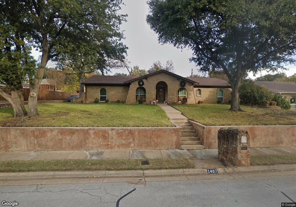 1407 Woodvine Dr, Euless, TX 76040 - photo 1