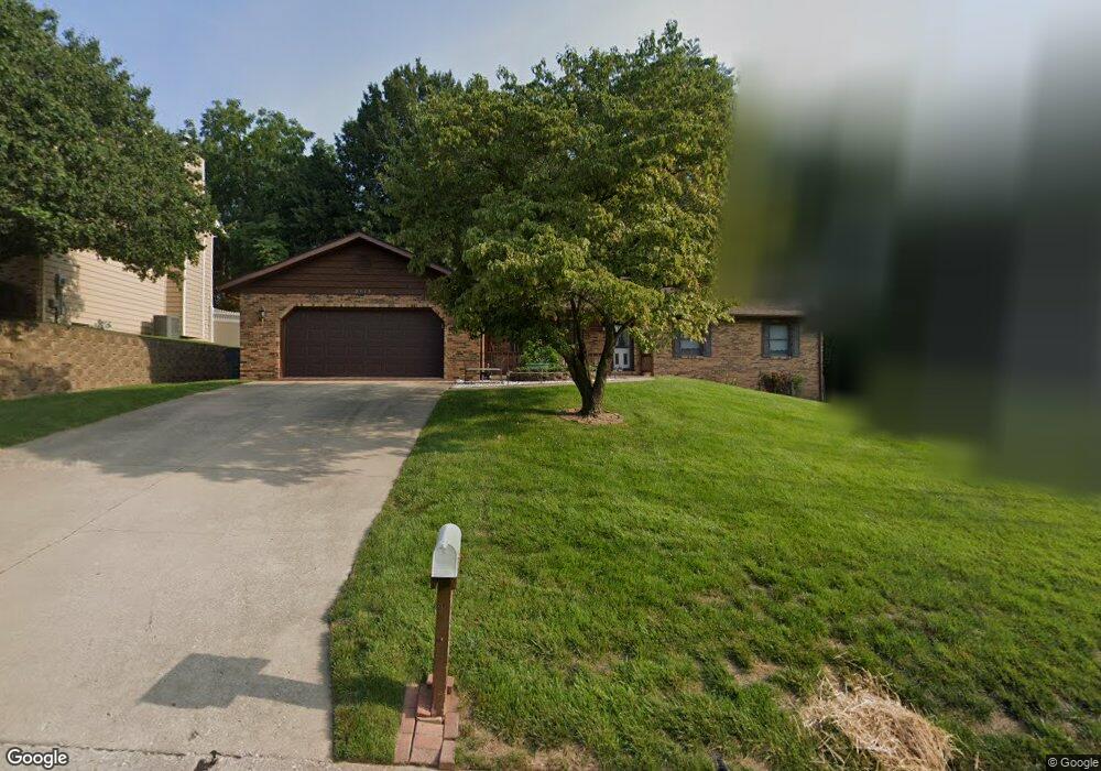 2011 Greenbrier Dr, Collinsville, IL 62234 - photo 1