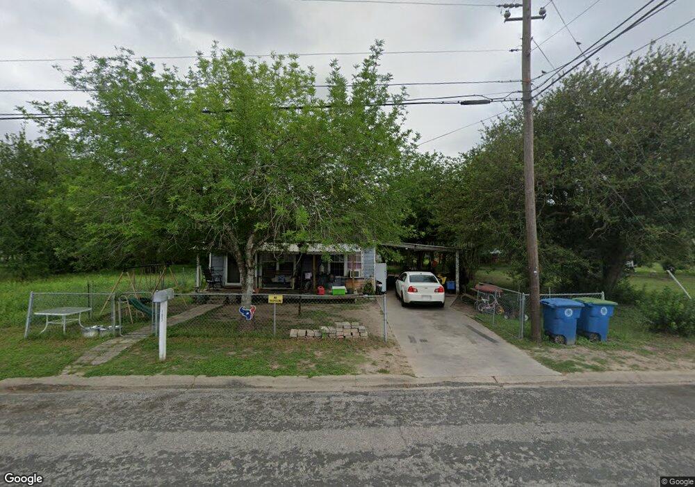 1107 W Huntington St, Beeville, TX 78102 - photo 1