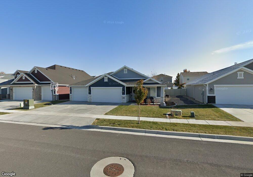 1966 N 2250 W unit 313, Clinton, UT 84015 - photo 1