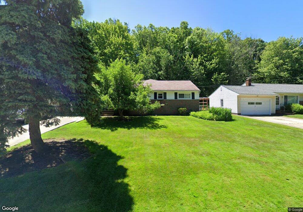 30070 Meadowbrook Dr, Wickliffe, OH 44092 - photo 1