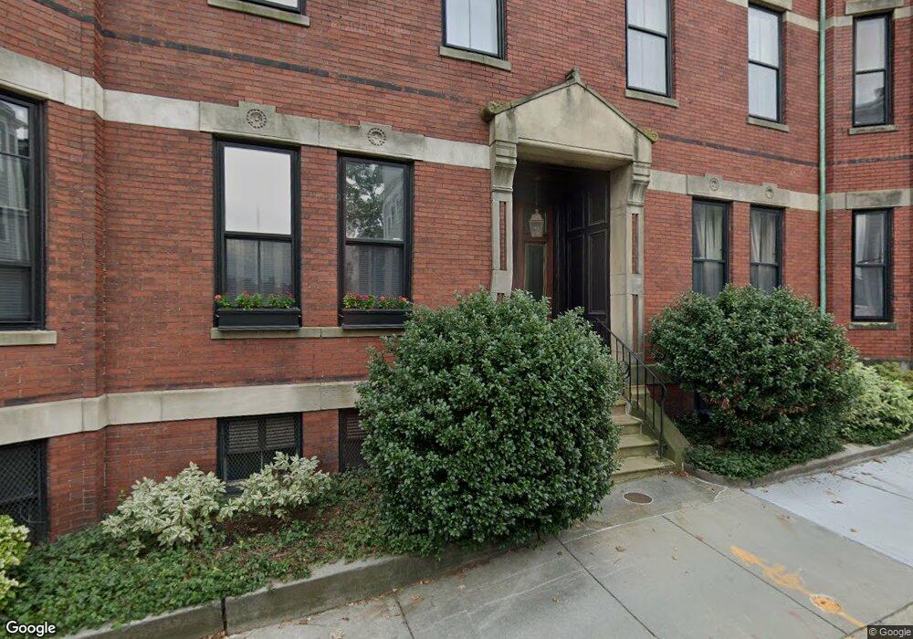 72 Walnut St unit 3,72, Brookline, MA 02445 - photo 1