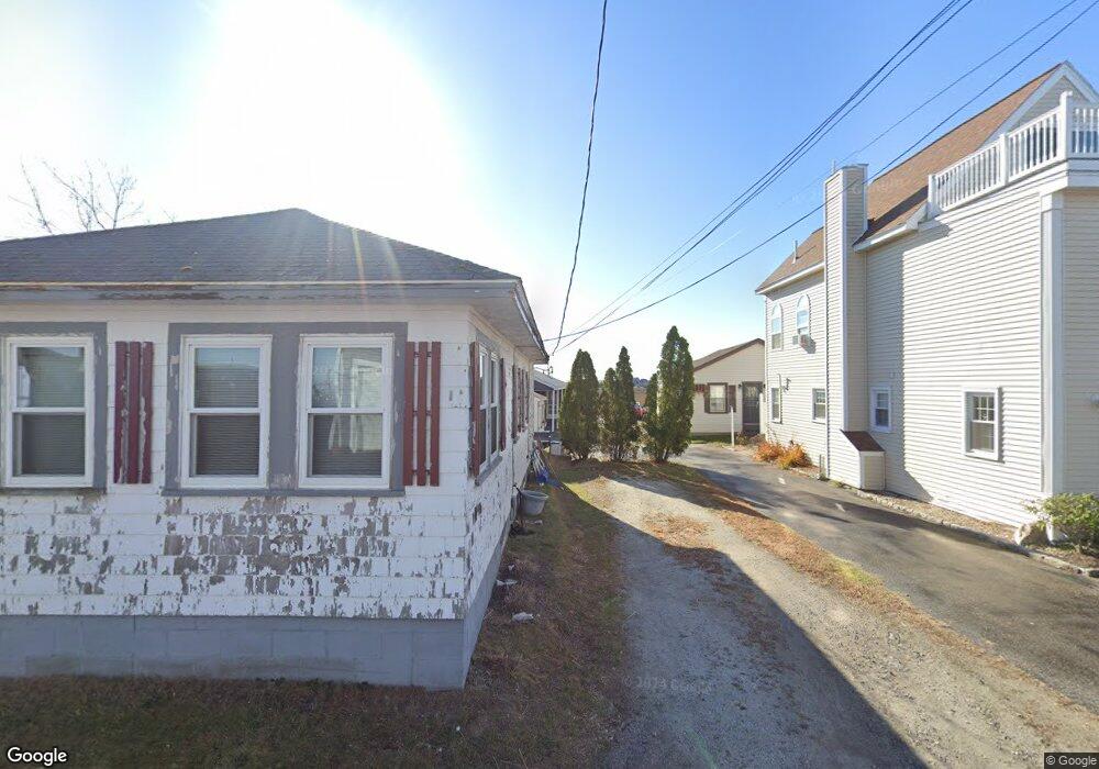 41 River St, Seabrook, NH 03874 - photo 1